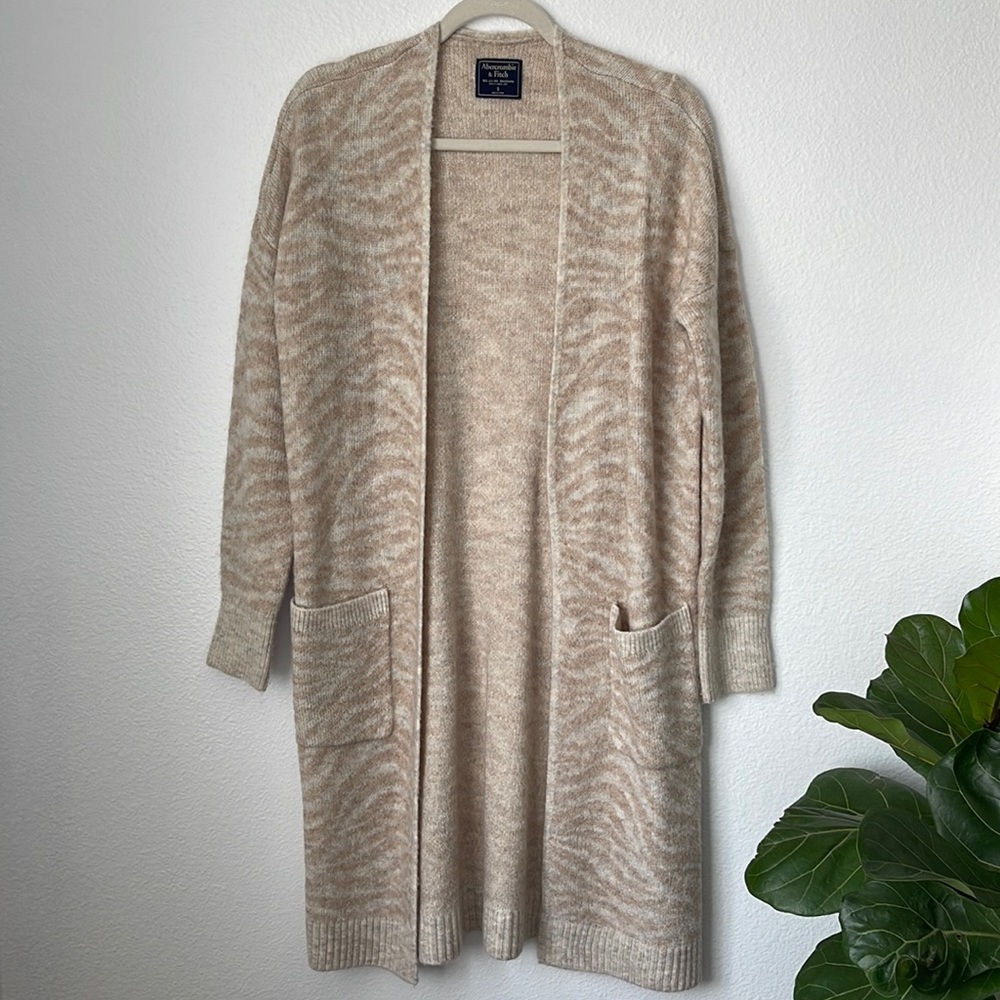 Abercrombie tan zebra stripe pocket cardigan